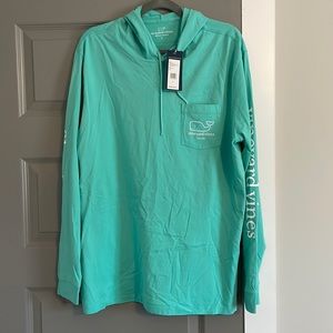 Vineyard vines hoodie shirt